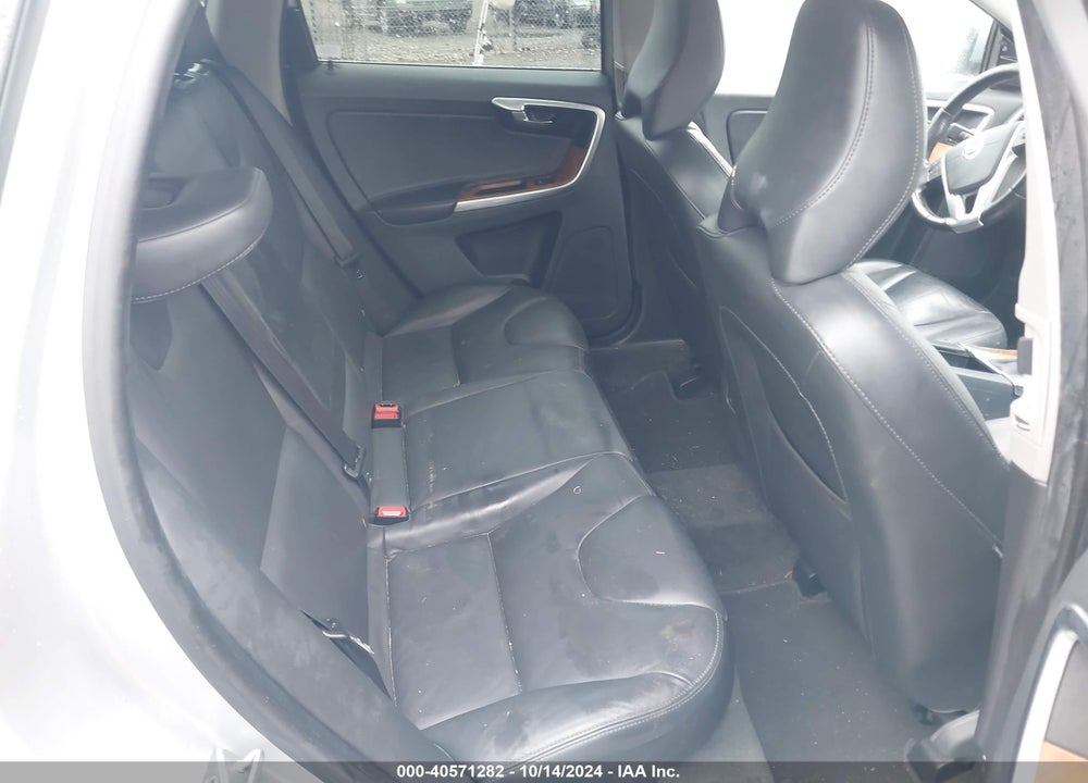 2017 VOLVO XC60 T6 INSCRIPTION VIN: YV449MRUXH2023805