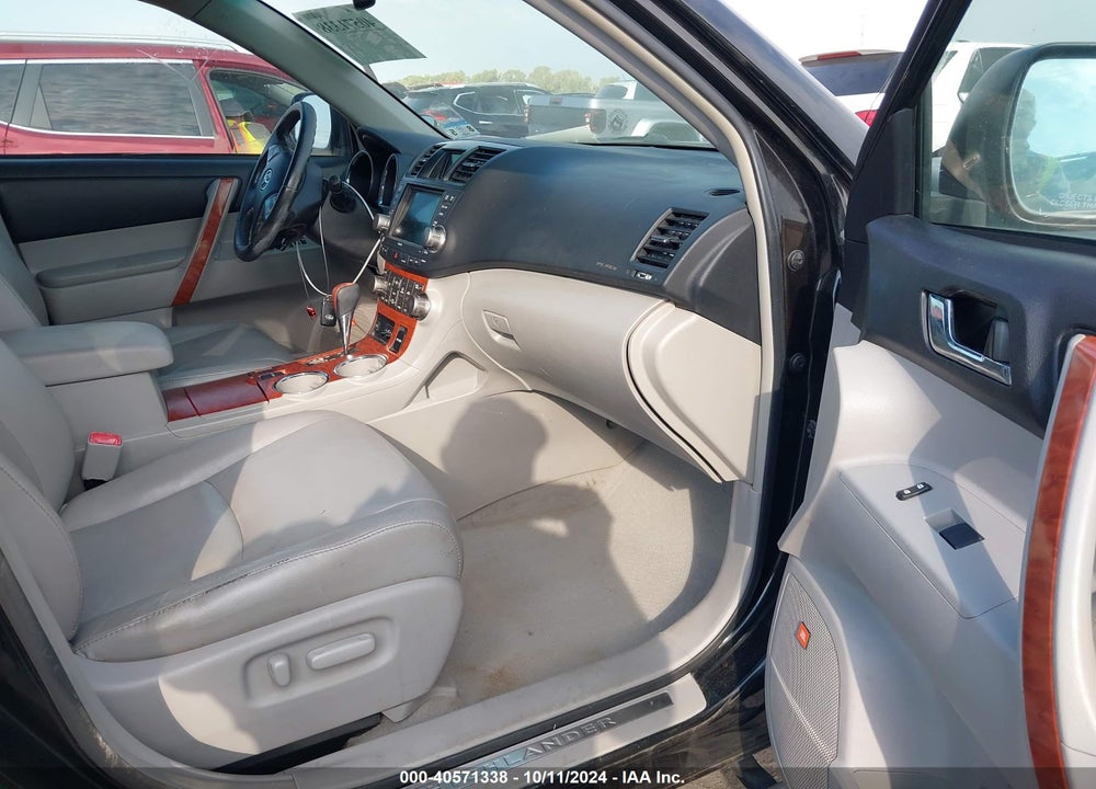 2010 TOYOTA HIGHLANDER LIMITED V6 VIN: 5TDYK3EH0AS022656