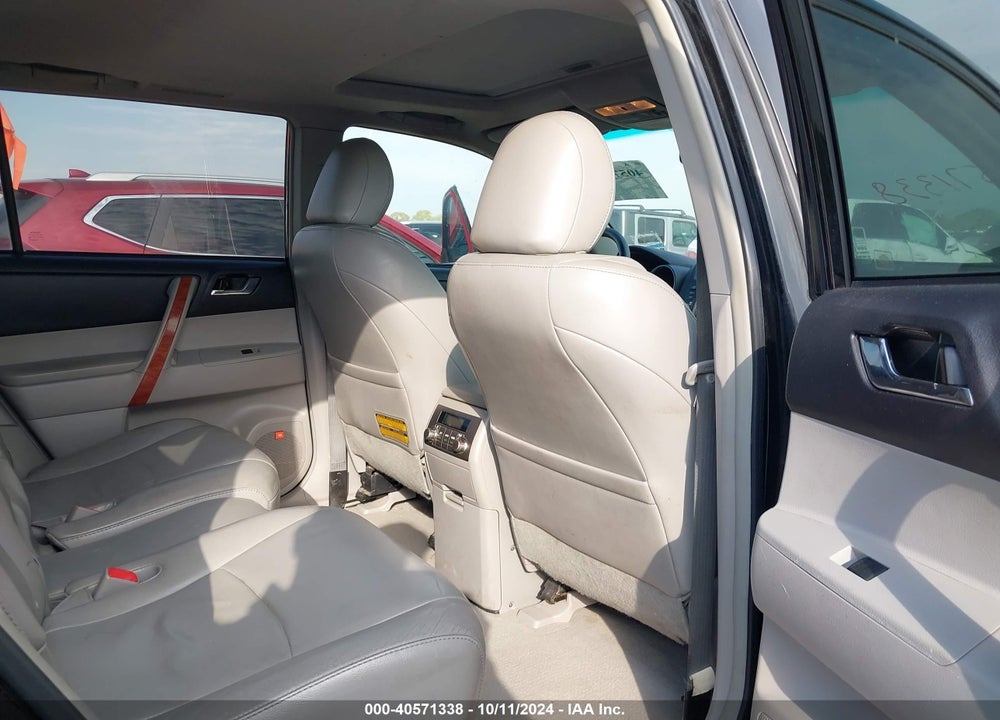 2010 TOYOTA HIGHLANDER LIMITED V6 VIN: 5TDYK3EH0AS022656