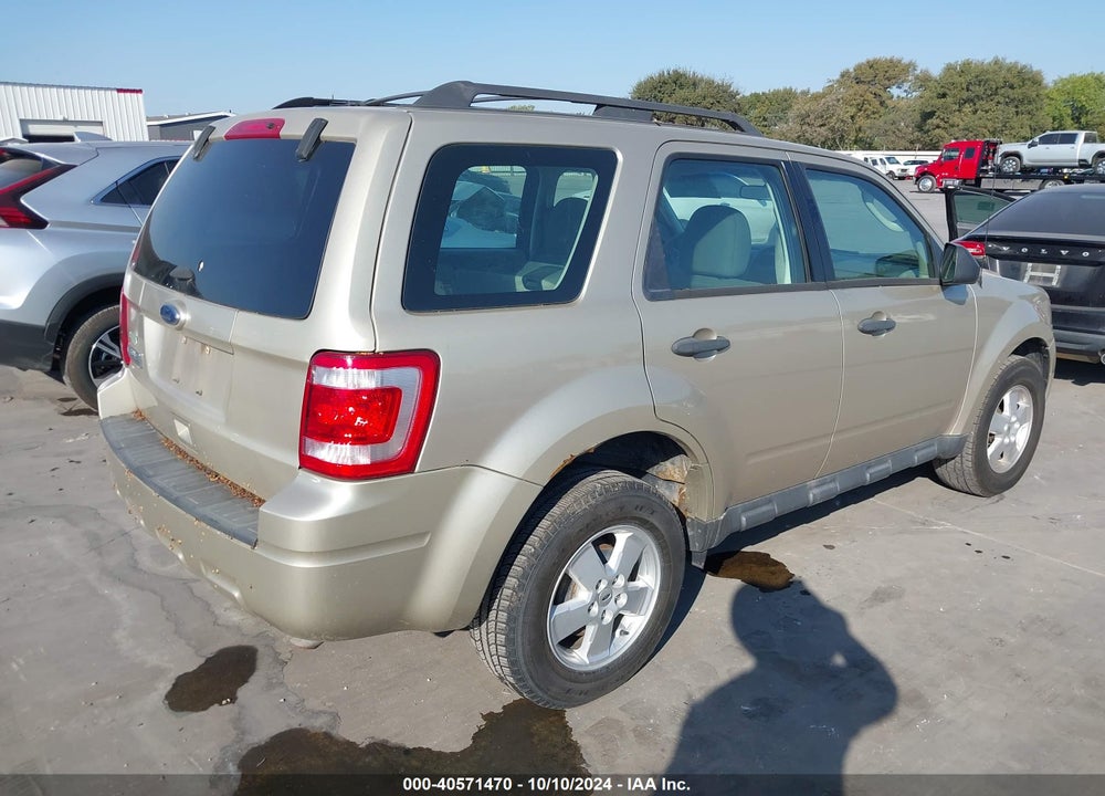 2011 FORD ESCAPE XLS VIN: 1FMCU0C72BKA81192