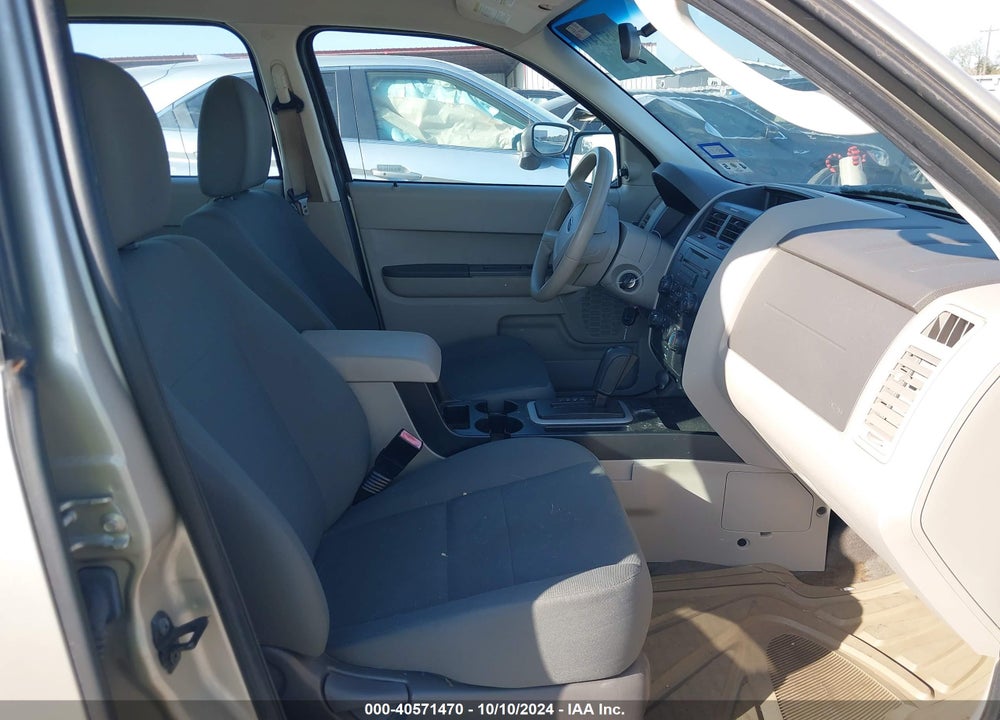 2011 FORD ESCAPE XLS VIN: 1FMCU0C72BKA81192