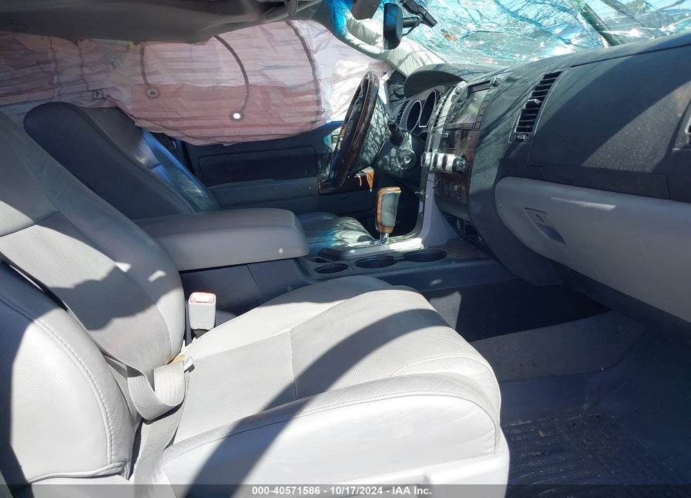 2011 TOYOTA TUNDRA CREWMAX LIMITED VIN: 5TFHW5F16BX166080