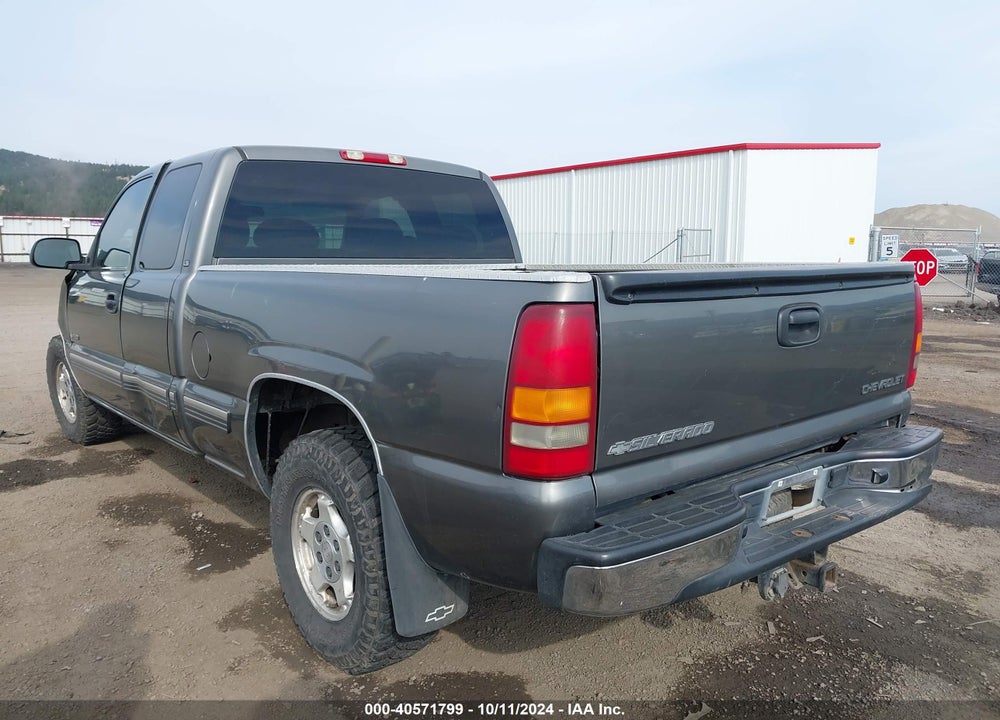 2002 CHEVROLET SILVERADO 1500 LS VIN: 2GCEK19T421193912