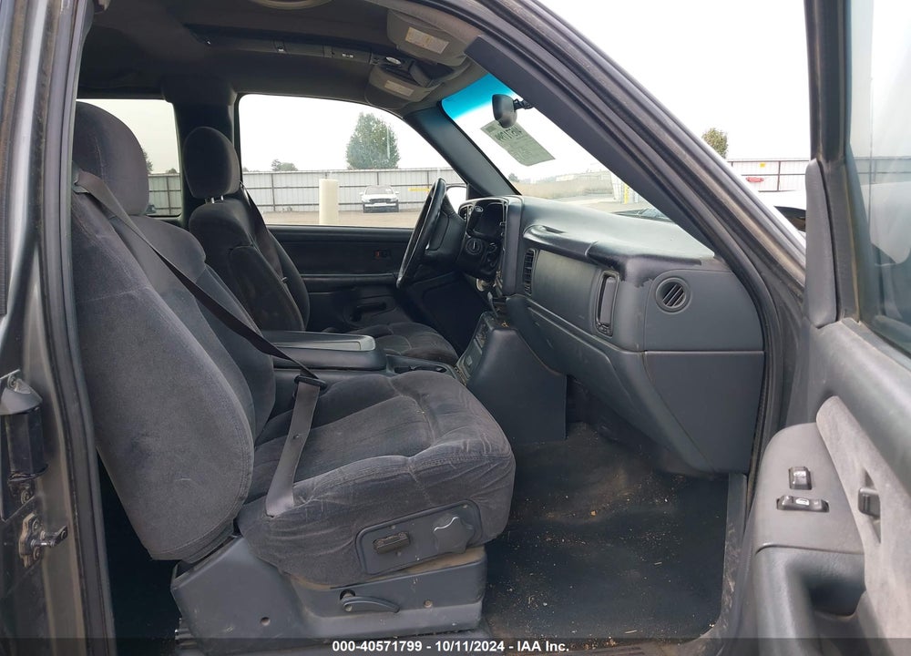 2002 CHEVROLET SILVERADO 1500 LS VIN: 2GCEK19T421193912