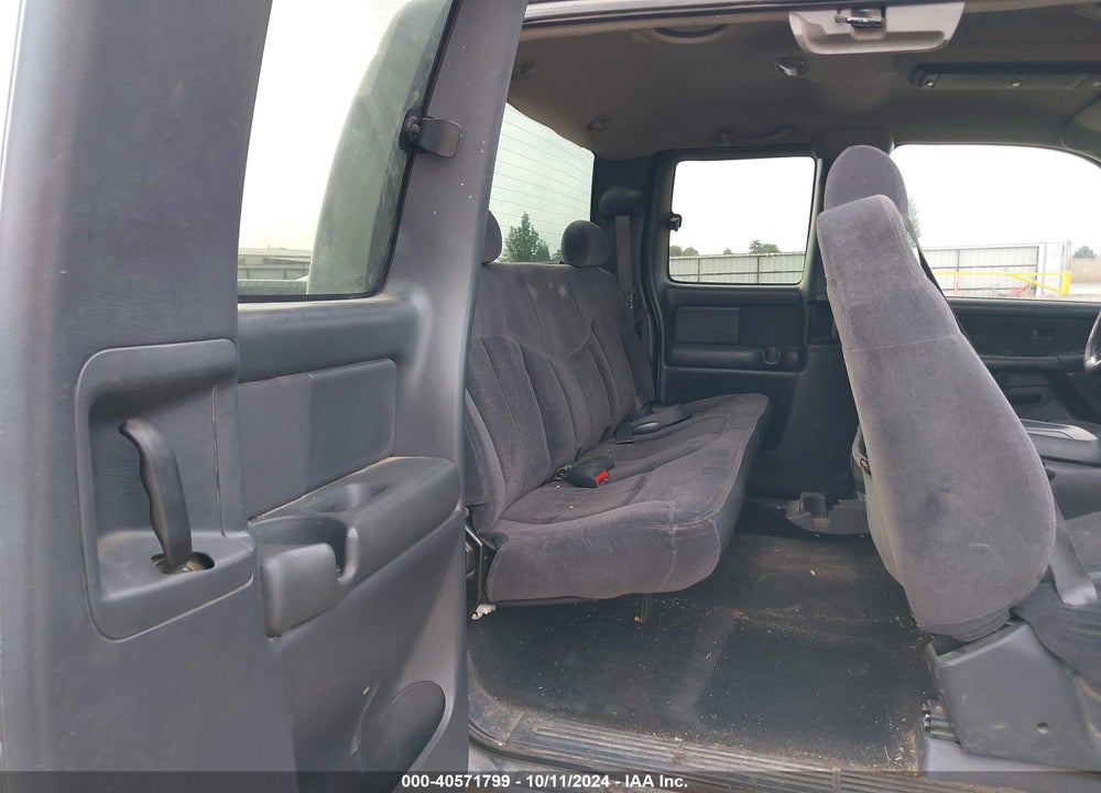 2002 CHEVROLET SILVERADO 1500 LS VIN: 2GCEK19T421193912