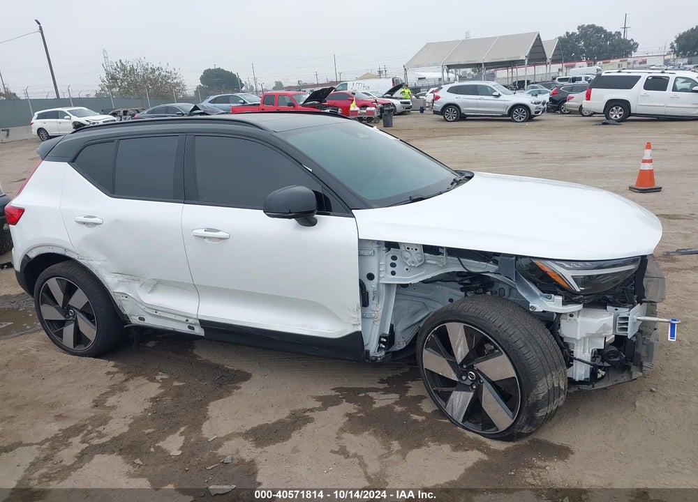 2023 VOLVO XC40 RECHARGE PURE ELECTRIC TWIN ULTIMATE VIN: YV4ED3UM6P2091165