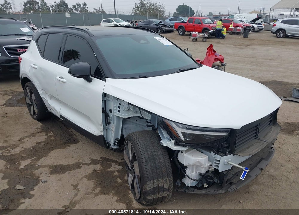 2023 VOLVO XC40 RECHARGE PURE ELECTRIC TWIN ULTIMATE VIN: YV4ED3UM6P2091165
