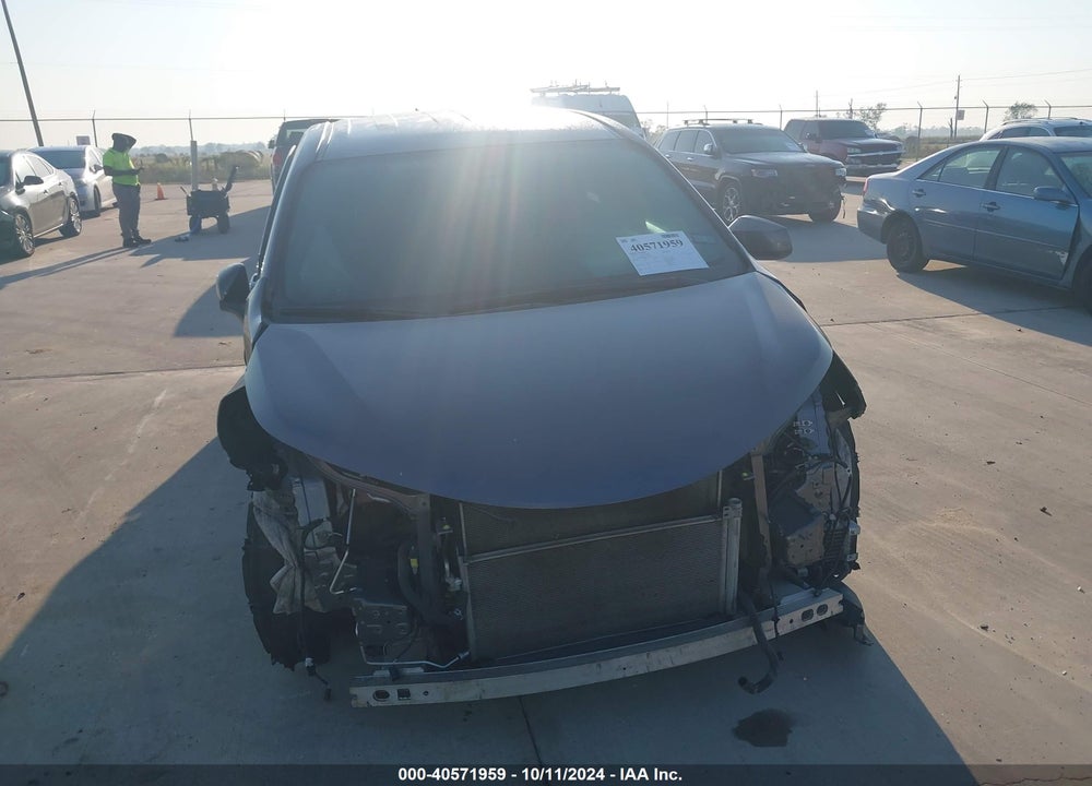 2022 TOYOTA SIENNA LE VIN: 5TDKRKEC8NS076521