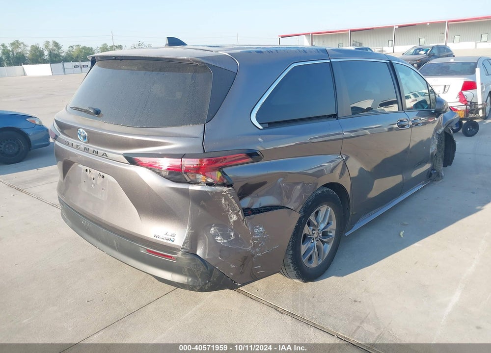 2022 TOYOTA SIENNA LE VIN: 5TDKRKEC8NS076521