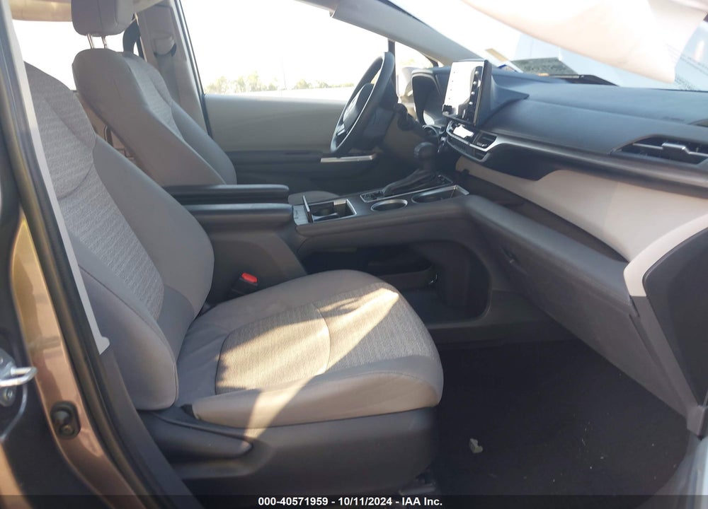 2022 TOYOTA SIENNA LE VIN: 5TDKRKEC8NS076521