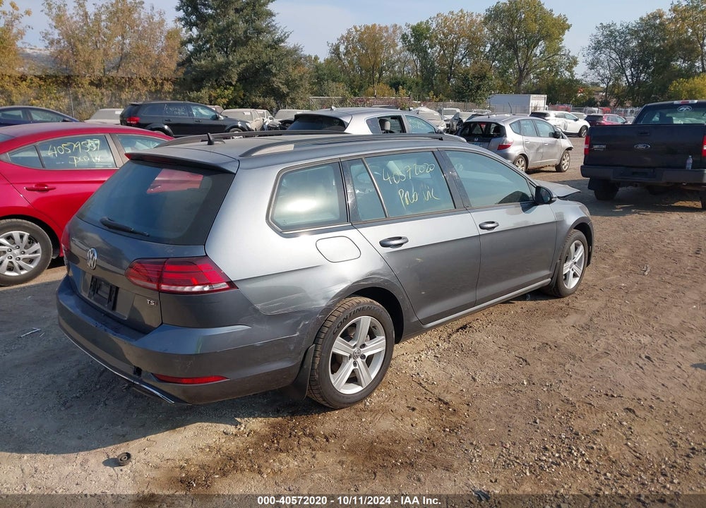 2018 VOLKSWAGEN GOLF SPORTWAGEN TSI S/TSI SE VIN: 3VWD17AU1JM757378