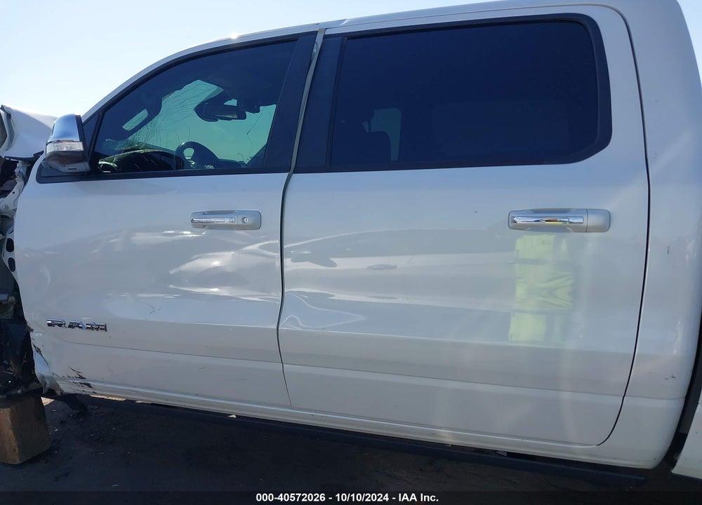 2019 RAM 1500 LAIE  4X4 5'7 BOX VIN: 1C6SRFJT1KN599742