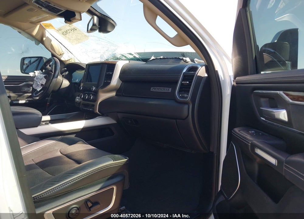 2019 RAM 1500 LAIE  4X4 5'7 BOX VIN: 1C6SRFJT1KN599742