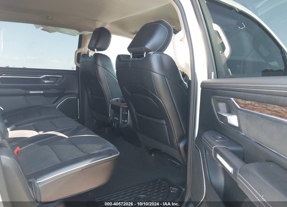 2019 RAM 1500 LAIE  4X4 5'7 BOX VIN: 1C6SRFJT1KN599742