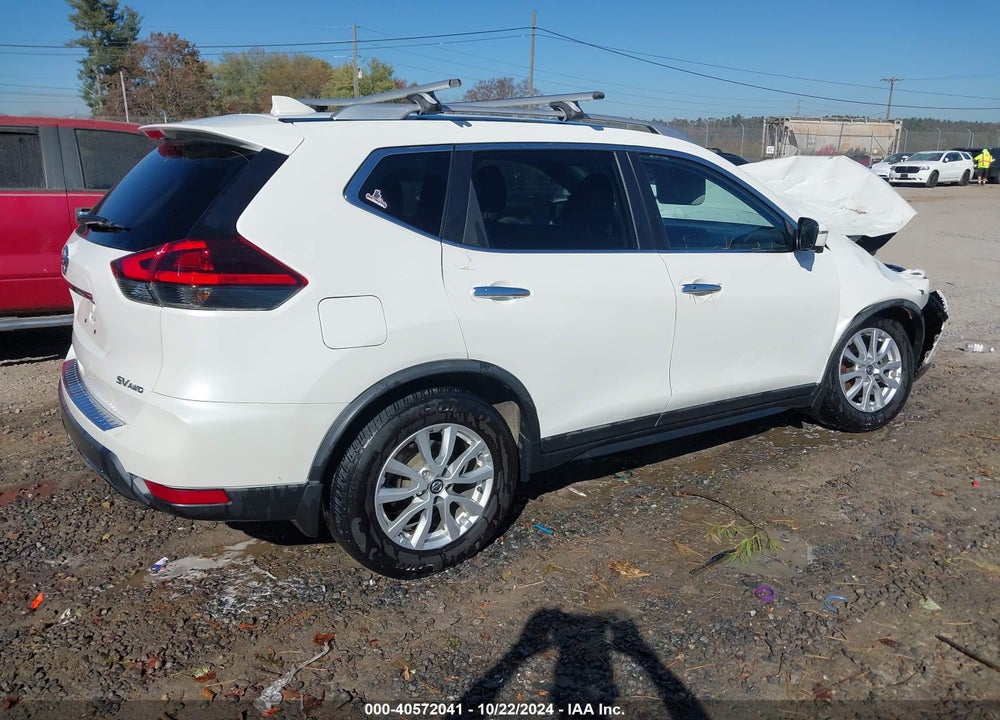 2018 NISSAN ROGUE SV VIN: KNMAT2MV5JP574311