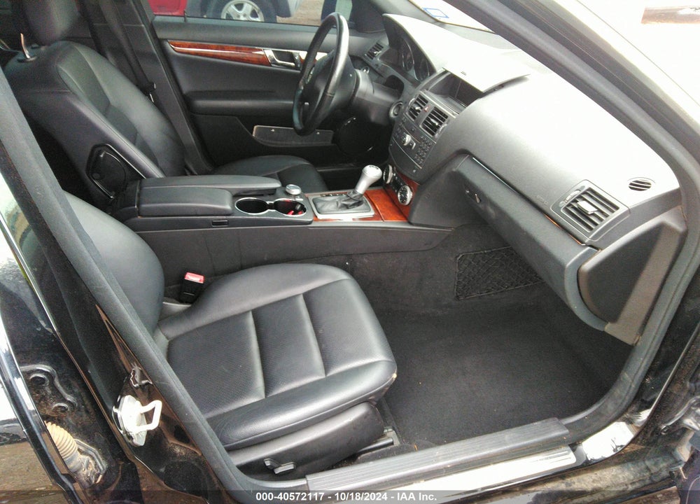 2011 MERCEDES-BENZ C 300 LUXURY 4MATIC/SPORT 4MATIC VIN: WDDGF8BB8BR140103