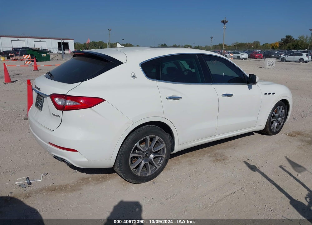 2020 MASERATI LEVANTE S VIN: ZN661YUAXLX344843