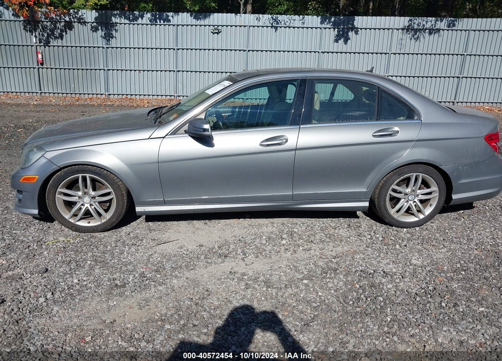 2012 MERCEDES-BENZ C 300 LUXURY 4MATIC/SPORT 4MATIC VIN: WDDGF8BB9CR225906