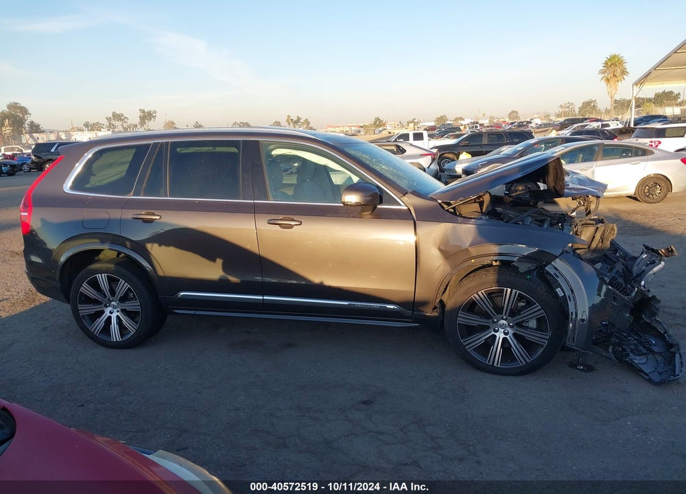 2023 VOLVO XC90 RECHARGE PLUG-IN HYBRID T8 PLUS BRIGHT THEME 7-SEATER VIN: YV4H60CN8P1932165