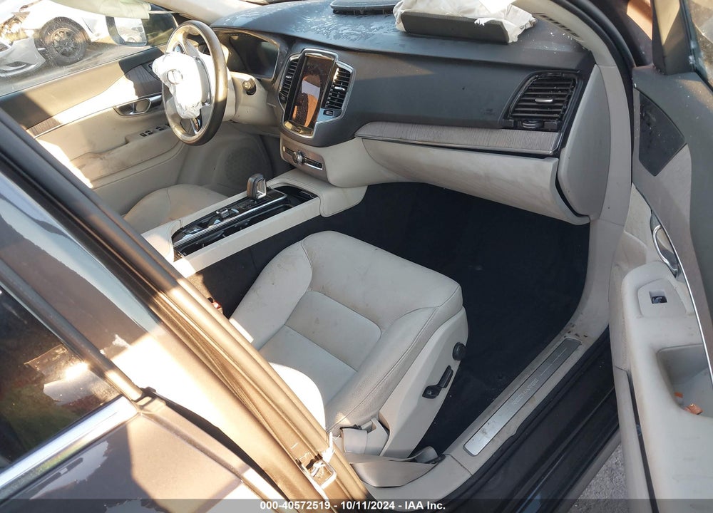 2023 VOLVO XC90 RECHARGE PLUG-IN HYBRID T8 PLUS BRIGHT THEME 7-SEATER VIN: YV4H60CN8P1932165