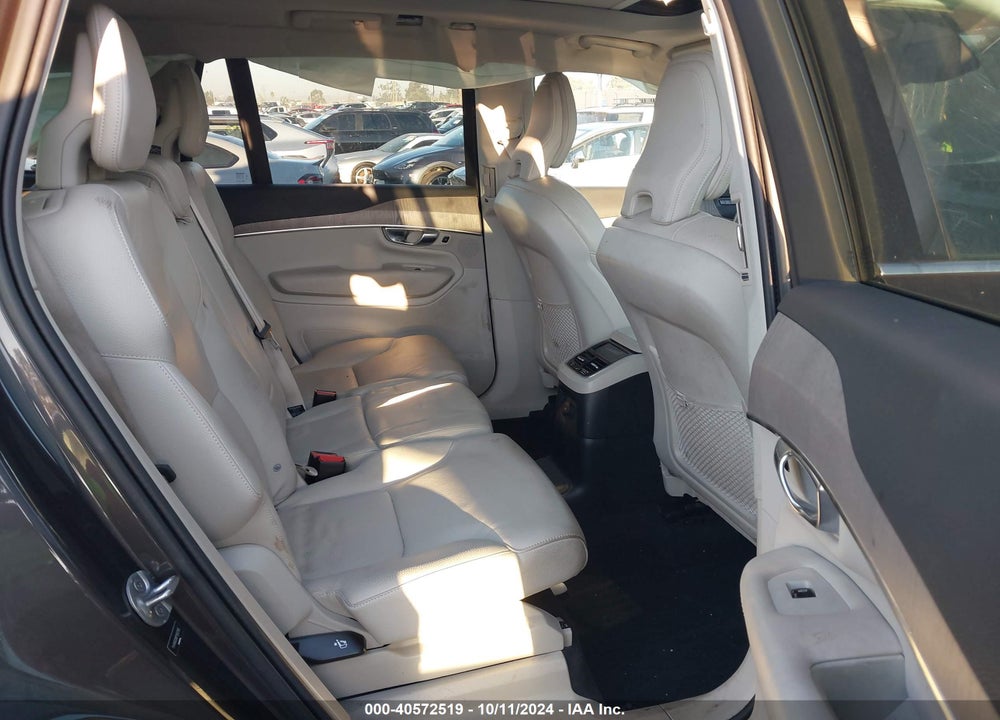2023 VOLVO XC90 RECHARGE PLUG-IN HYBRID T8 PLUS BRIGHT THEME 7-SEATER VIN: YV4H60CN8P1932165