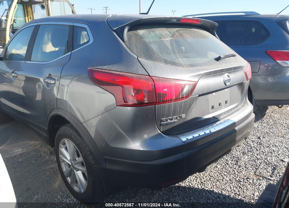 2017 NISSAN ROGUE SPORT S VIN: JN1BJ1CP4HW014015