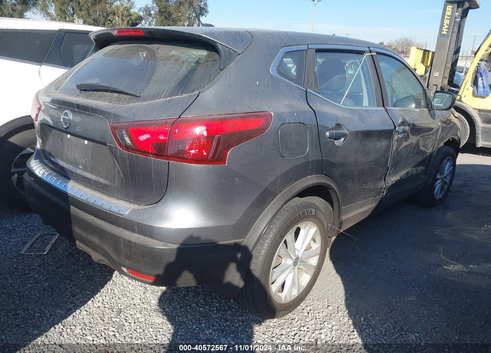 2017 NISSAN ROGUE SPORT S VIN: JN1BJ1CP4HW014015