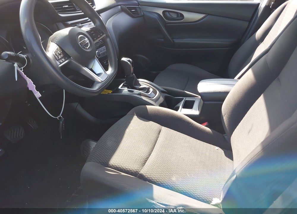 2017 NISSAN ROGUE SPORT S VIN: JN1BJ1CP4HW014015
