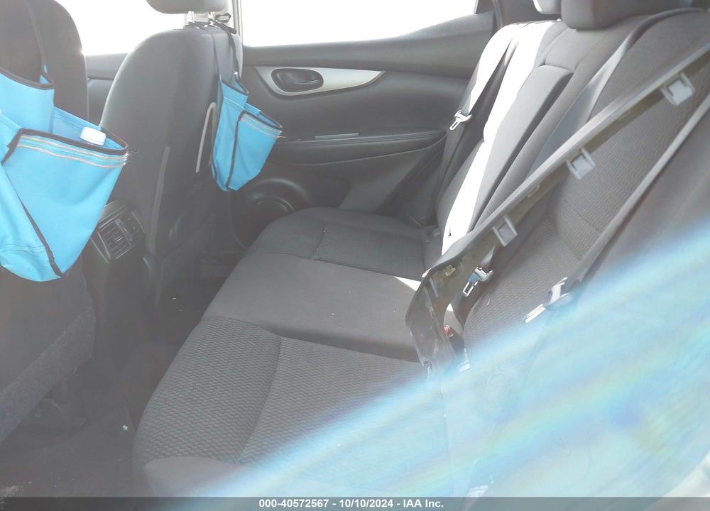 2017 NISSAN ROGUE SPORT S VIN: JN1BJ1CP4HW014015