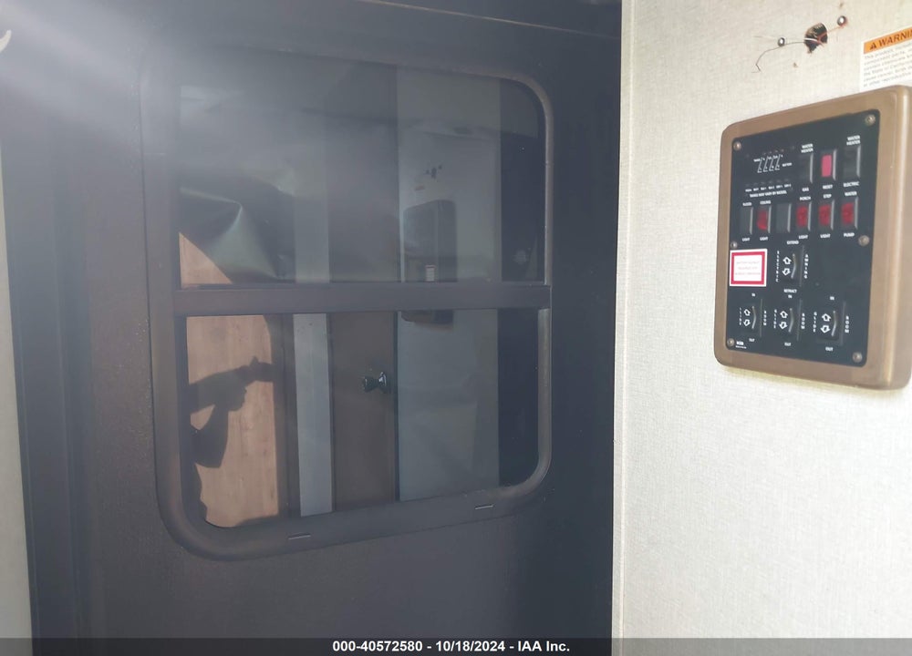 2018 KEYSTONE RV COUGAR X-LITE SERIES VIN: 4YDT34T28JV511188