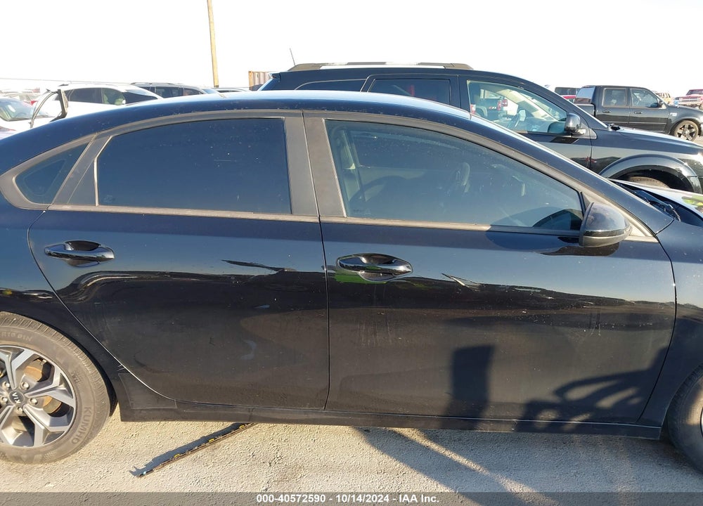 2019 KIA FORTE LXS VIN: 3KPF24ADXKE114885