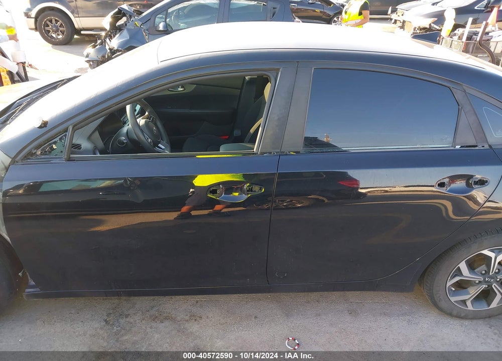 2019 KIA FORTE LXS VIN: 3KPF24ADXKE114885