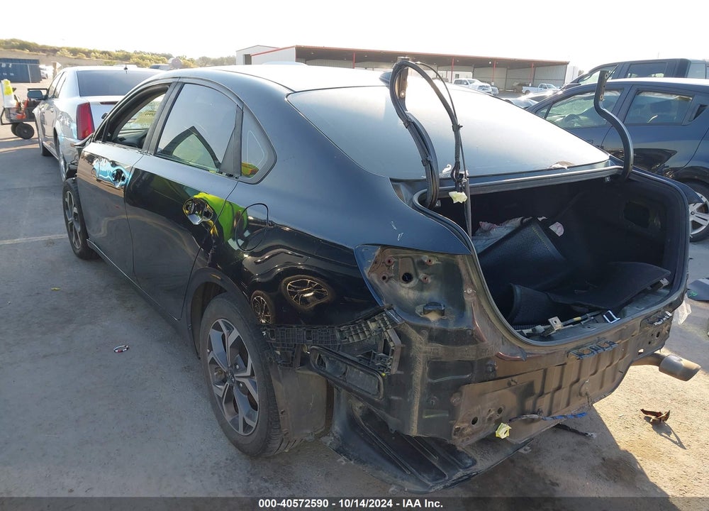 2019 KIA FORTE LXS VIN: 3KPF24ADXKE114885