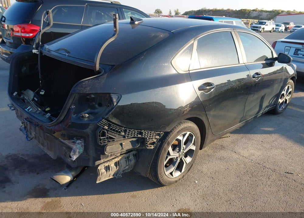 2019 KIA FORTE LXS VIN: 3KPF24ADXKE114885