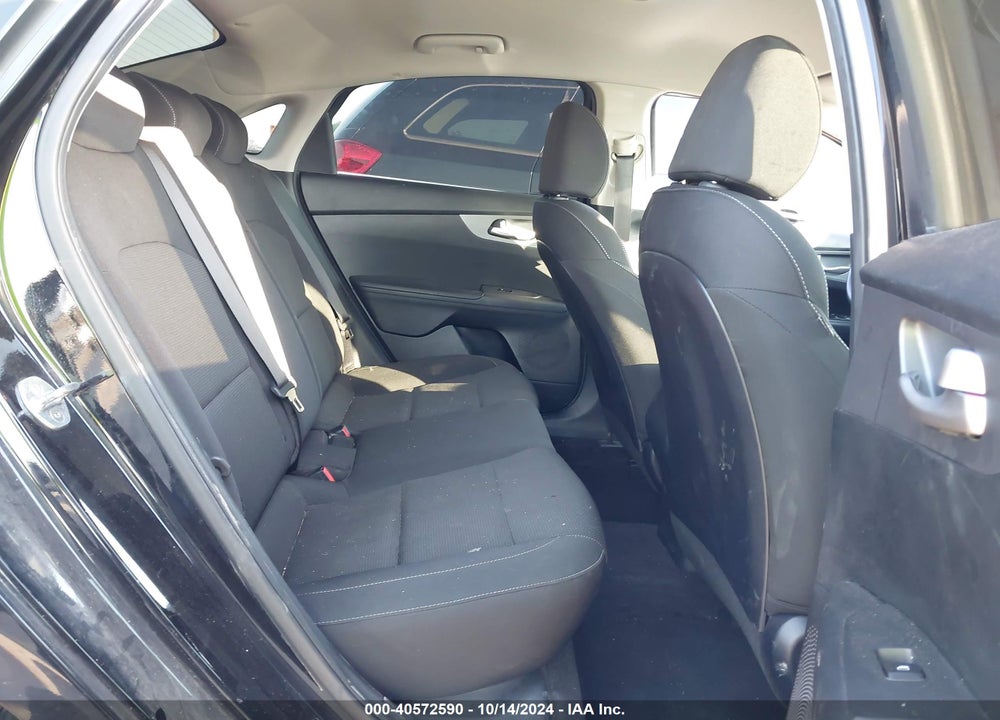 2019 KIA FORTE LXS VIN: 3KPF24ADXKE114885