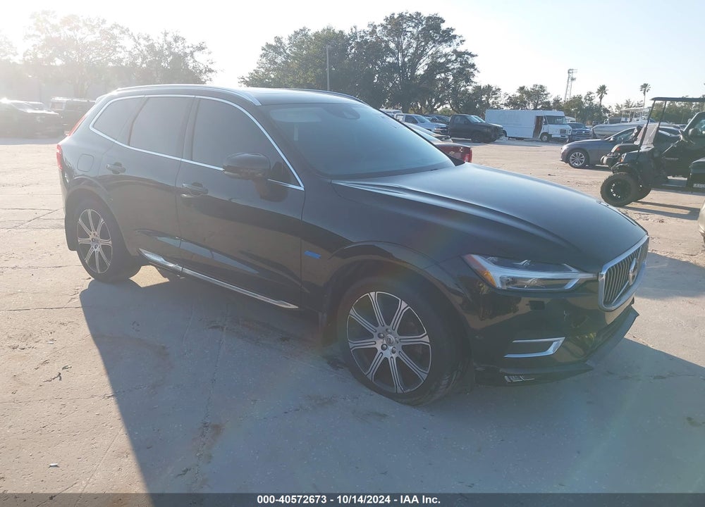 2018 VOLVO XC60 T5 INSCRIPTION VIN: YV4102RL1J1037421
