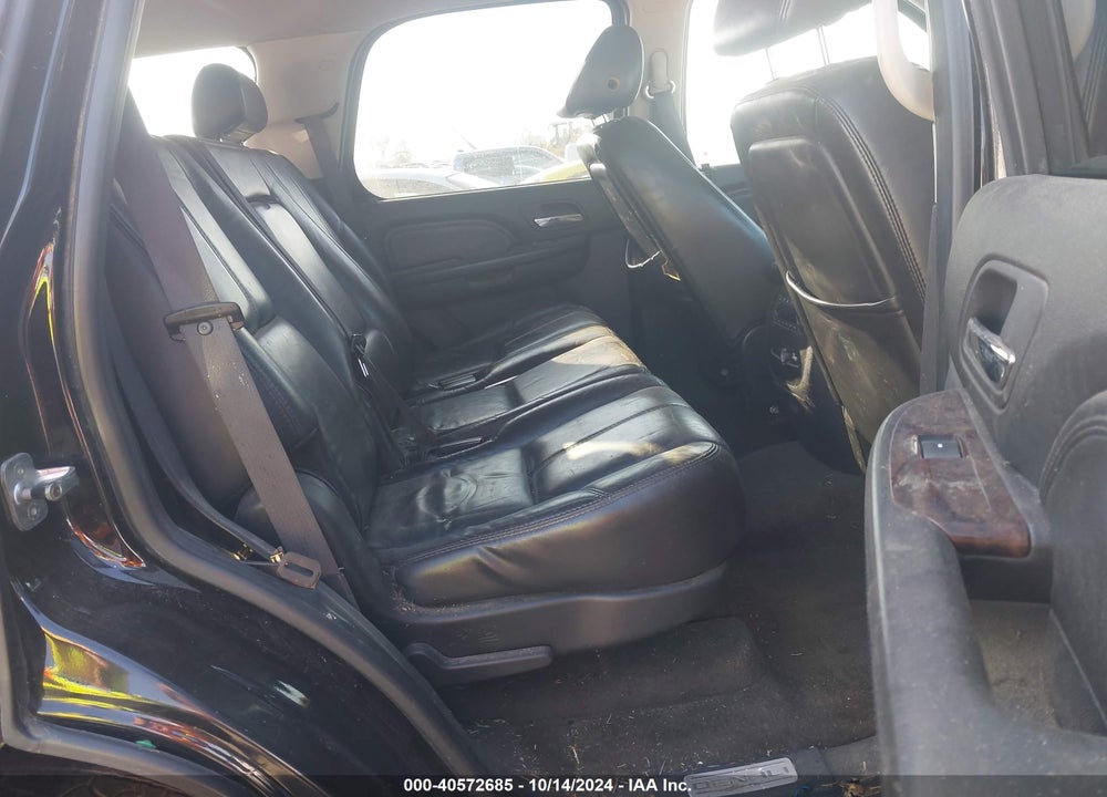 2007 GMC YUKON DENALI VIN: 1GKFK63827J209452