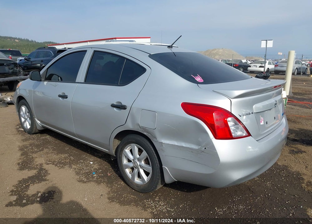 2014 NISSAN VERSA 1.6 S+ VIN: 3N1CN7AP8EL855769