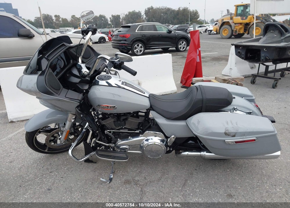 2024 HARLEY-DAVIDSON FLTRX VIN: 1HD1KH722RB611197