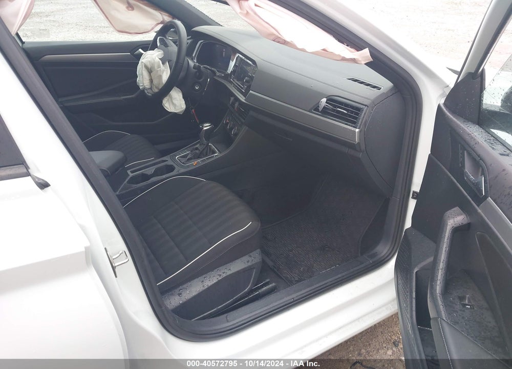 2024 VOLKSWAGEN JETTA 1.5T SPORT VIN: 3VWBM7BU0RM077867