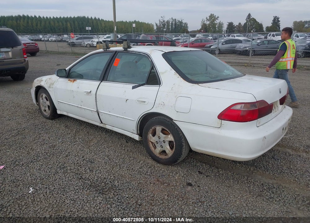1998 HONDA ACCORD EX VIN: 1HGCG5550WA163178