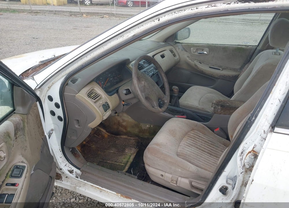 1998 HONDA ACCORD EX VIN: 1HGCG5550WA163178