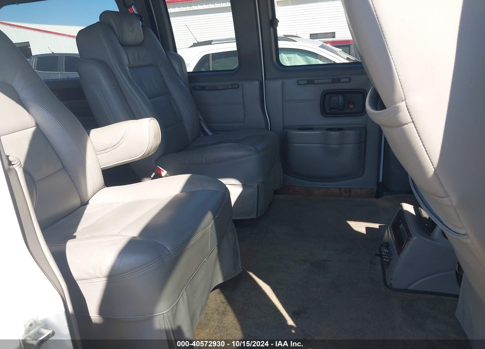 2010 CHEVROLET EXPRESS 1500 UPFITTER VIN: 1GBUGEB42A1110400