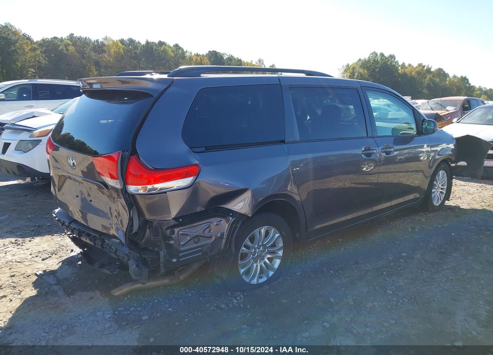 2013 TOYOTA SIENNA XLE V6 8 PASSENGER VIN: 5TDYK3DC2DS322872