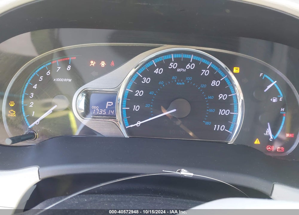 2013 TOYOTA SIENNA XLE V6 8 PASSENGER VIN: 5TDYK3DC2DS322872