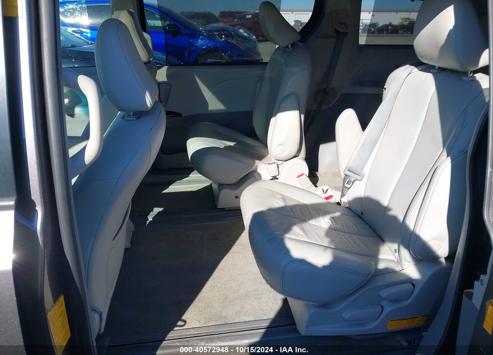 2013 TOYOTA SIENNA XLE V6 8 PASSENGER VIN: 5TDYK3DC2DS322872