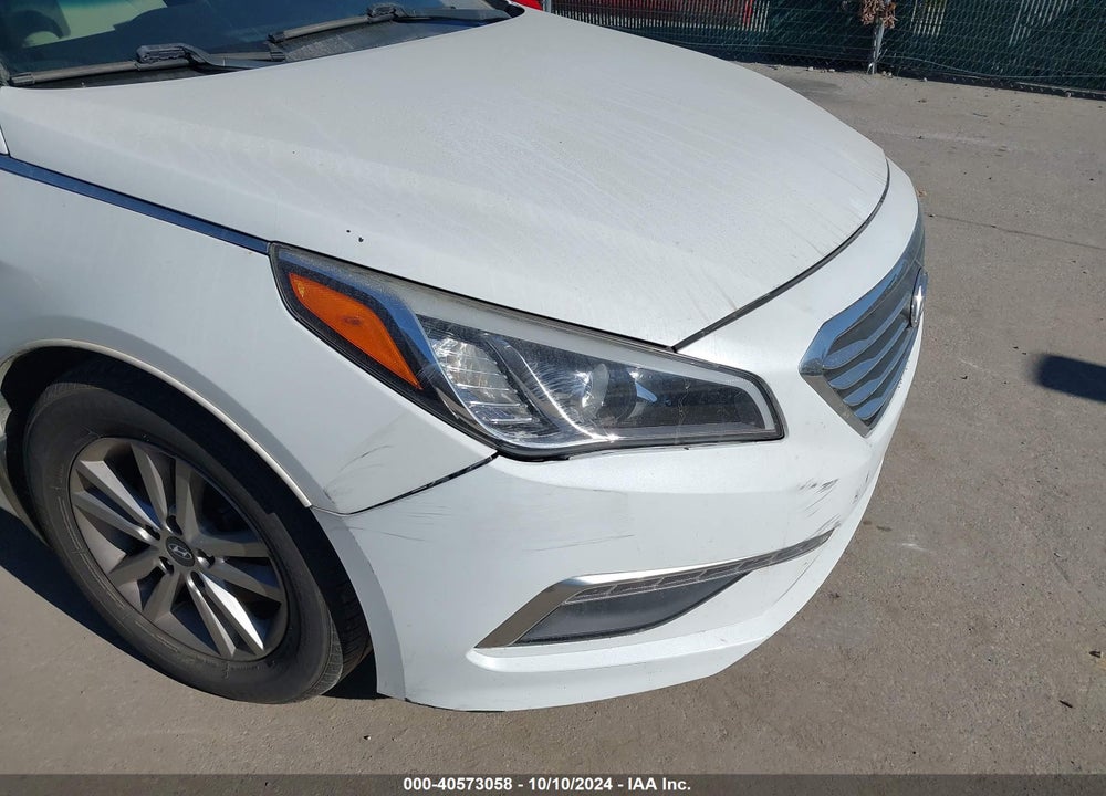 2015 HYUNDAI SONATA SE VIN: 5NPE24AF8FH207077