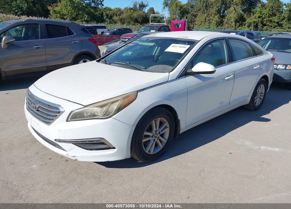2015 HYUNDAI SONATA SE VIN: 5NPE24AF8FH207077
