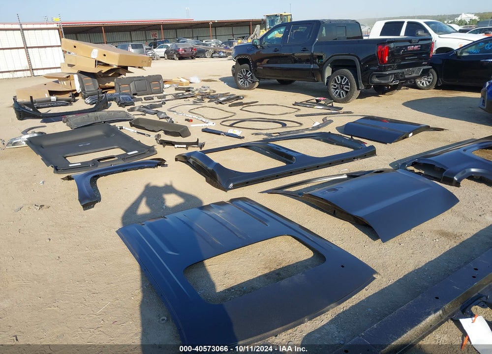 2023 GMC SIERRA 1500 4WD SHORT BOX AT4 VIN: 1GTUUEE84PZ128622
