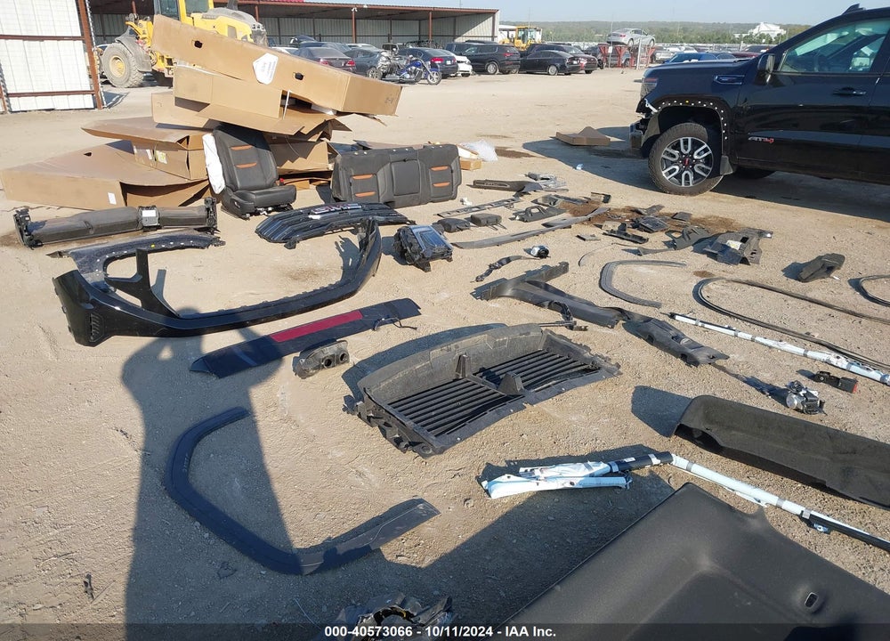2023 GMC SIERRA 1500 4WD SHORT BOX AT4 VIN: 1GTUUEE84PZ128622